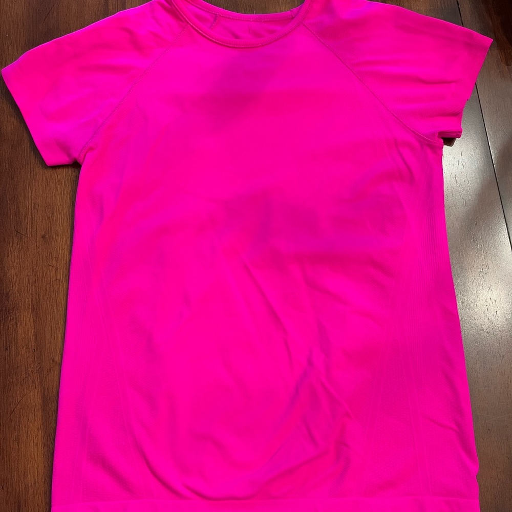 Athleta Girls Hot Pink Power Up Tee Size 12 in Excellent Condition